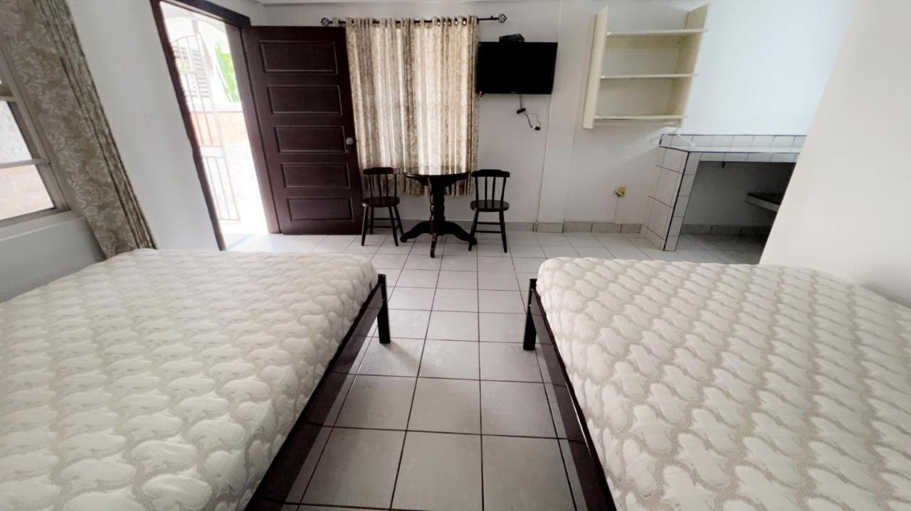 Las Palmas Hotel Corozal Kültér fotó